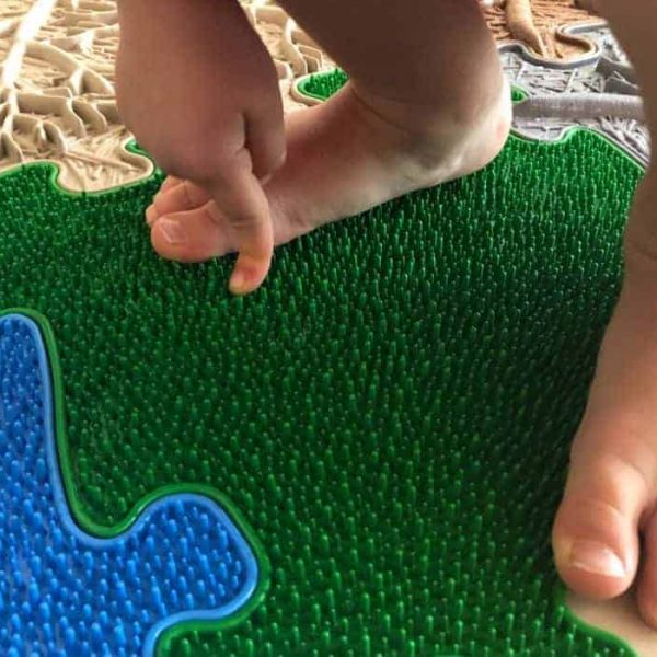 Grass tile happy feet